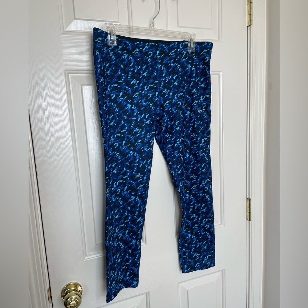 Nike Dri-Fit tight fit crop length blue leggings L - Picture 2 of 9